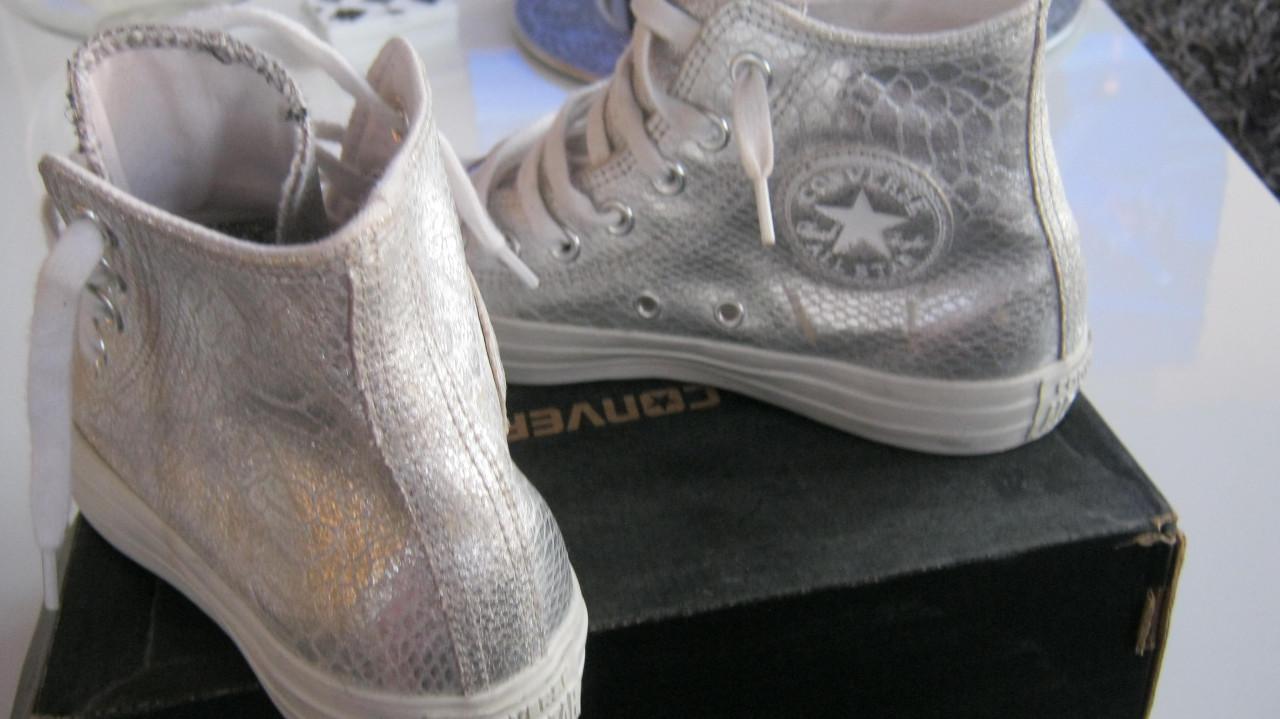 NIEUW CONVERSE MAAT 37 MOGEN WEG VOOR 40 EURO