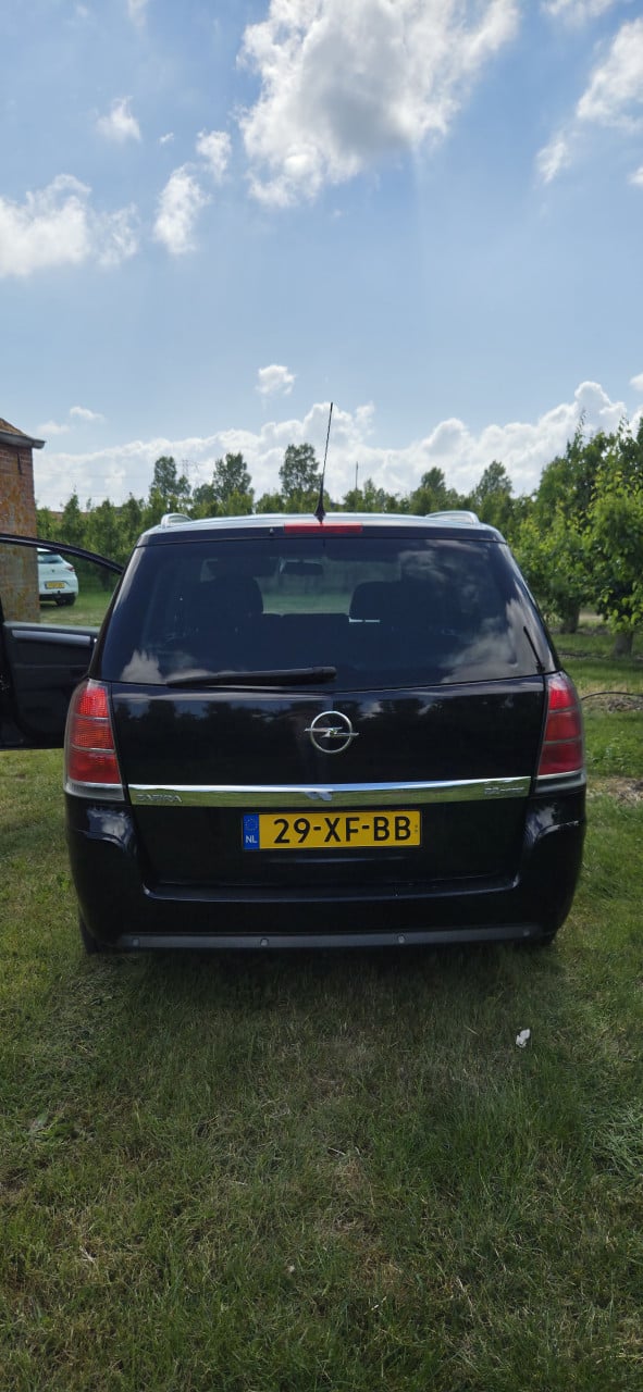 Opel Zafira 2007 2.2 Direct