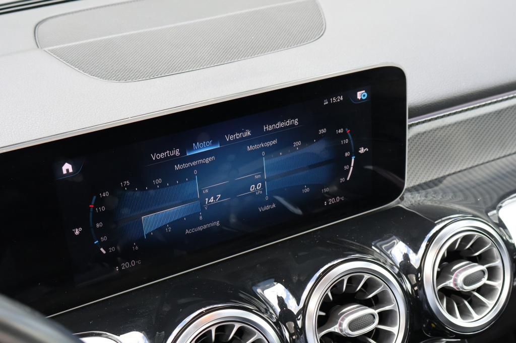 Mercedes-Benz Glb 200 business solution amg 163 pk i panoramadak i trekhaak