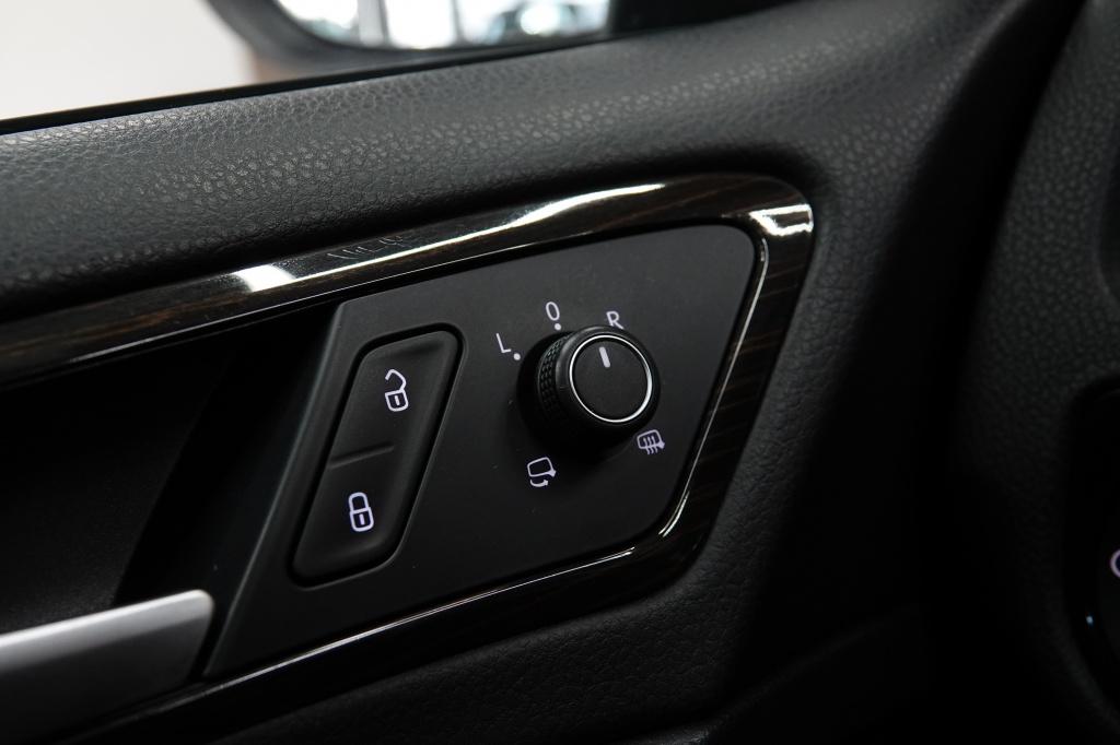 Volkswagen Golf 1.4 tsi | acc | camera | pdc | 19' |