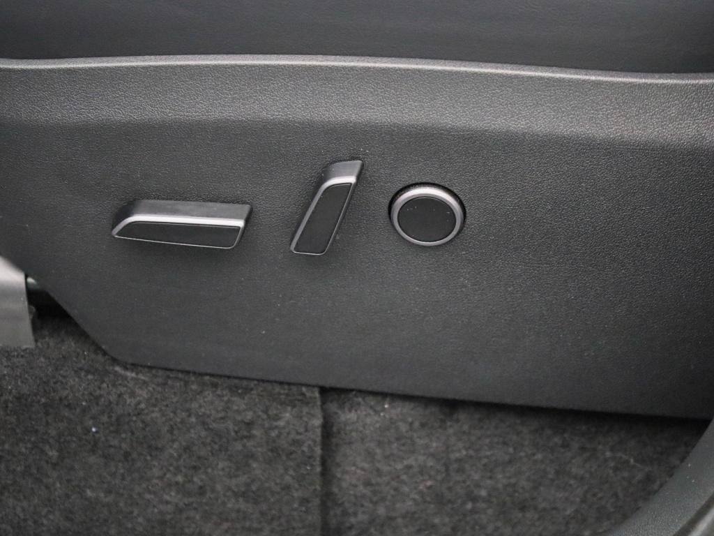 Tesla Model Y long range awd 75 kwh | 96% soh | fsd | btw-auto | lage km st