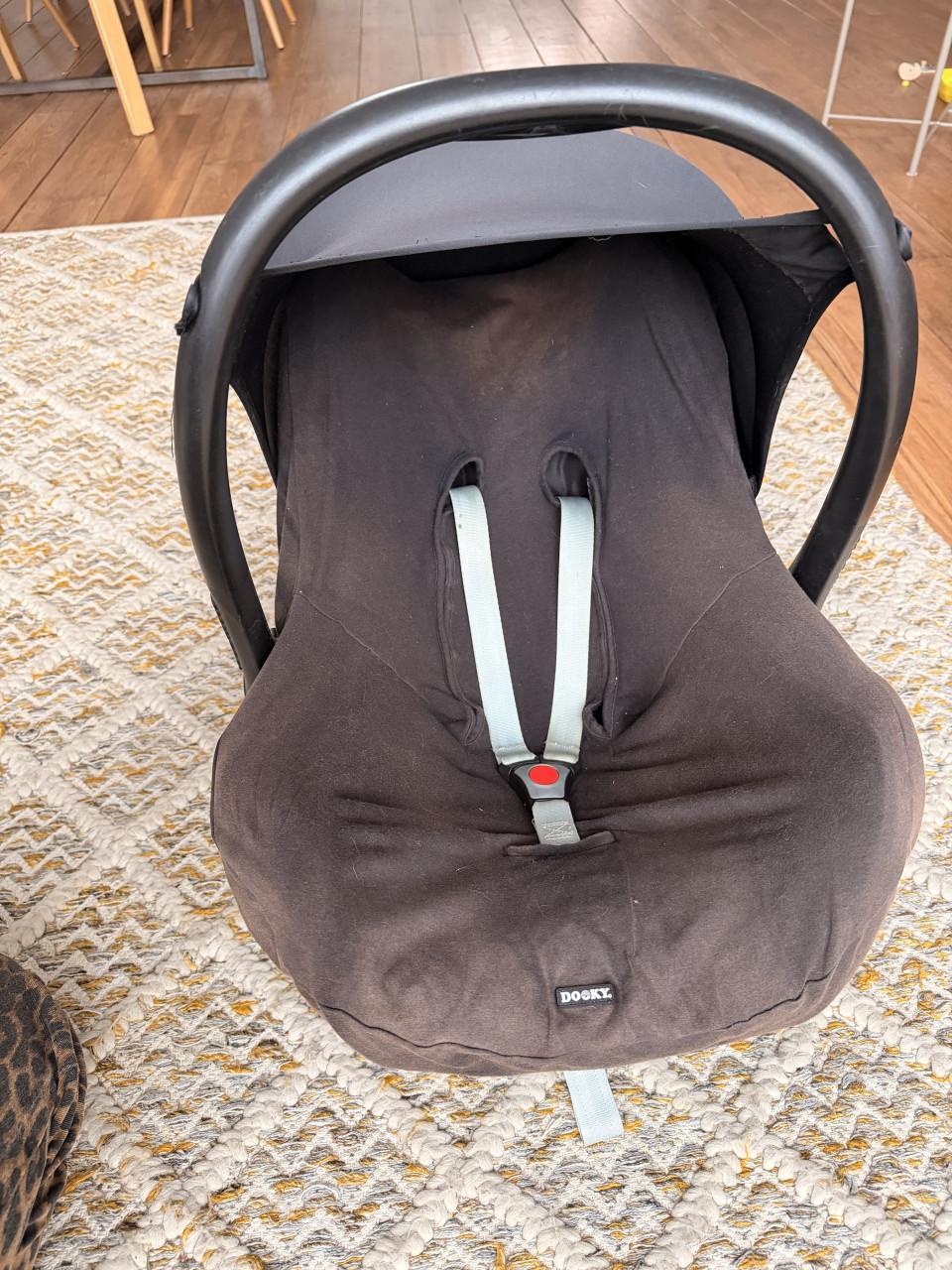 Maxi Cosi + base