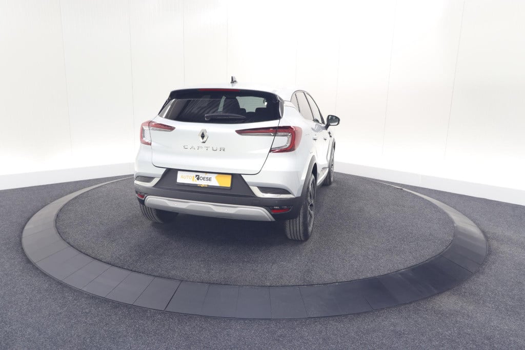 Renault Captur tce 140 edc techno | camera | 9.3 inch groot scherm | stoelv
