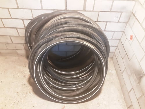 Gratis +/-20 buitenbanden maat 28 inch