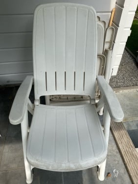 4 Kunststof Tuinstoelen
