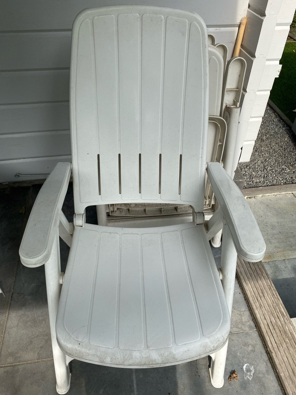 4 Kunststof Tuinstoelen