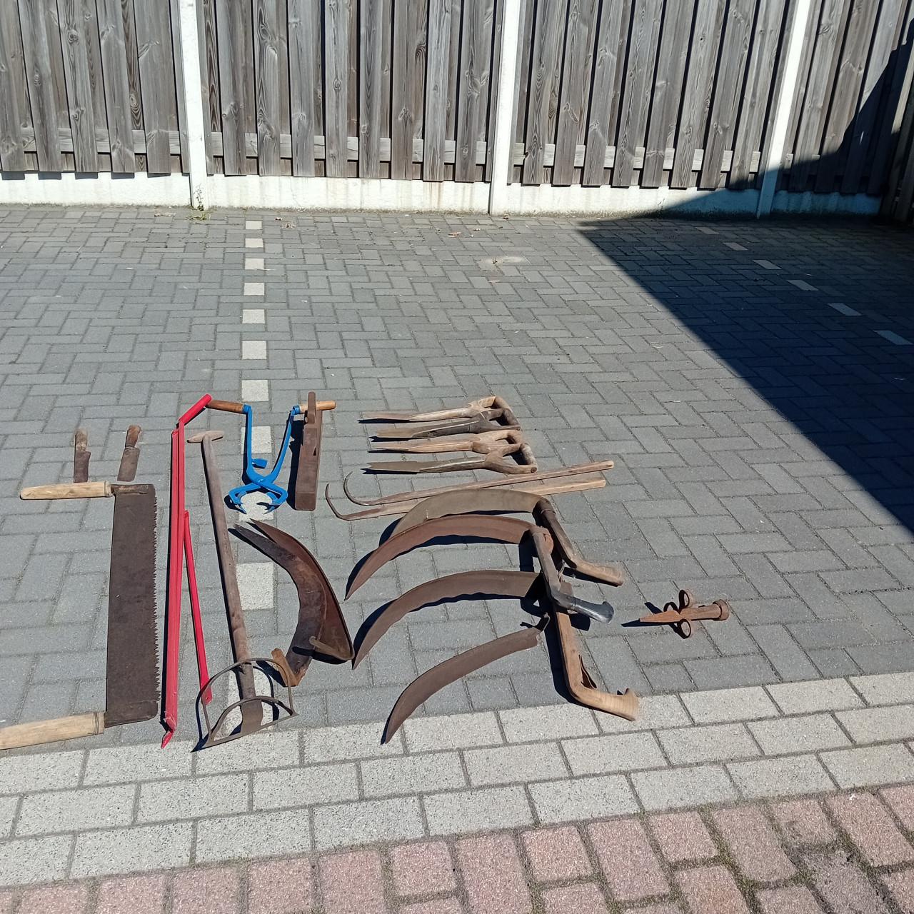 Oud landbouw gereedschap e.d.