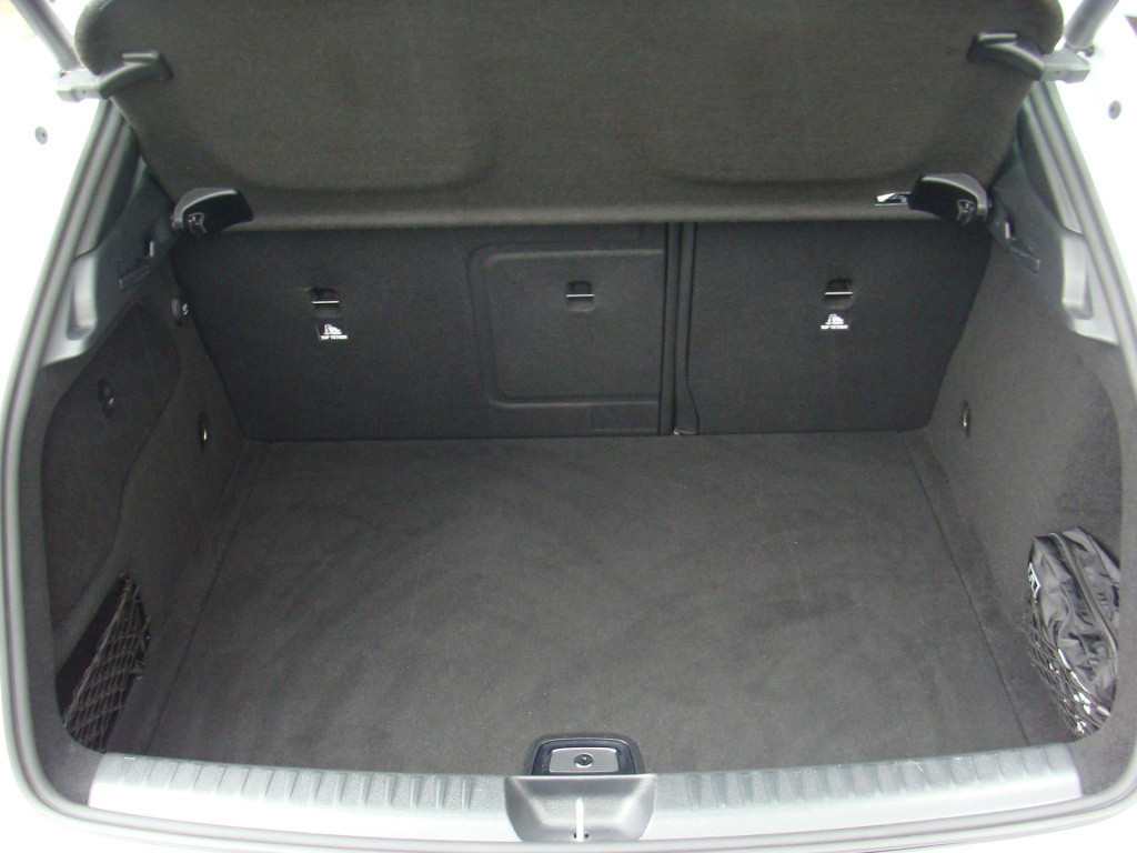 Mercedes-Benz Gla-klasse 180 premium urban