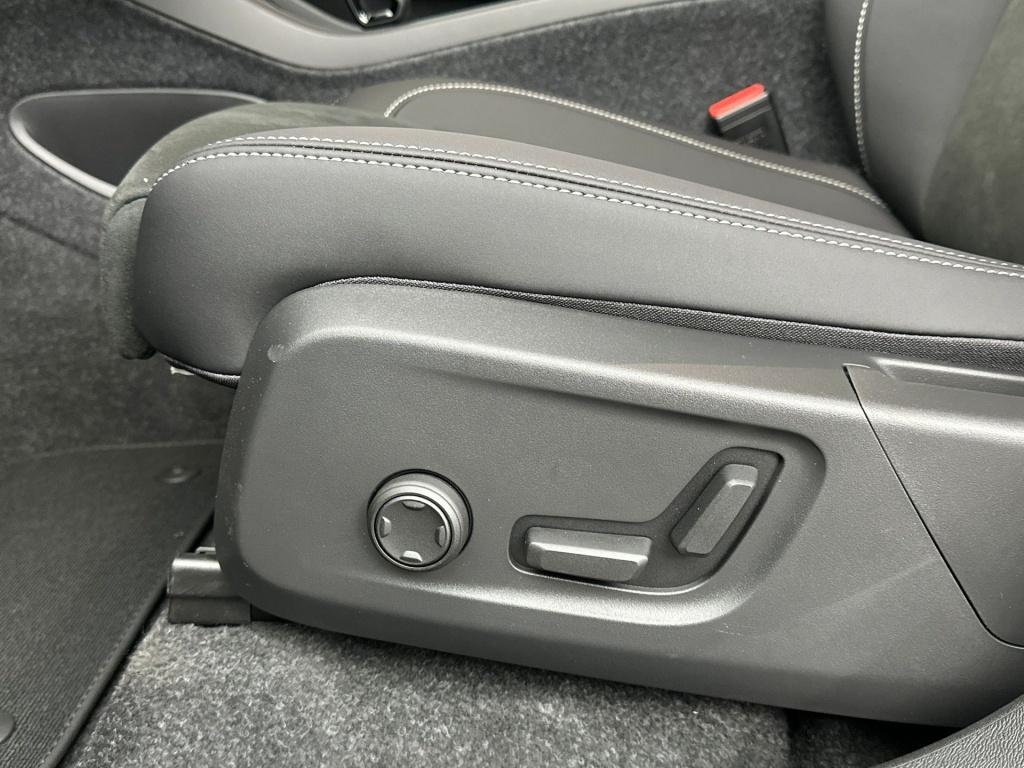 Volvo Ec40 extended range ultra black edition europa