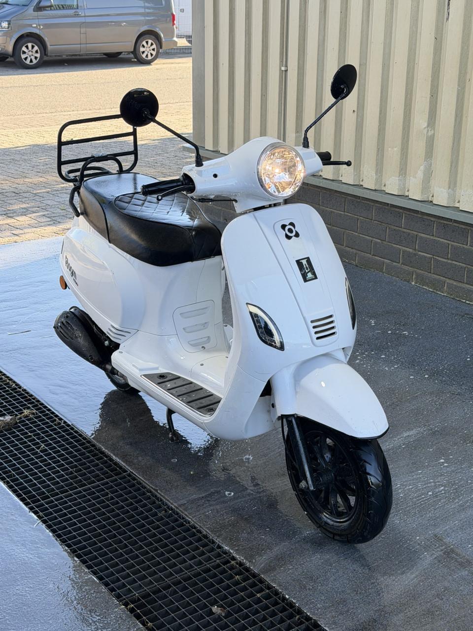 AGM VX50i Brom scooter 45km 2021 Injectie - Veel Vervangen