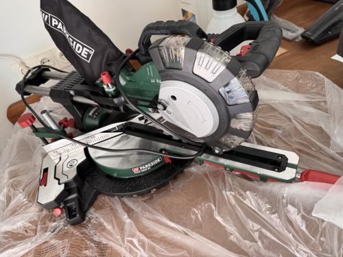 Zaag Trek-en Verstekzaag 2000W, 4800 rpm Parkside