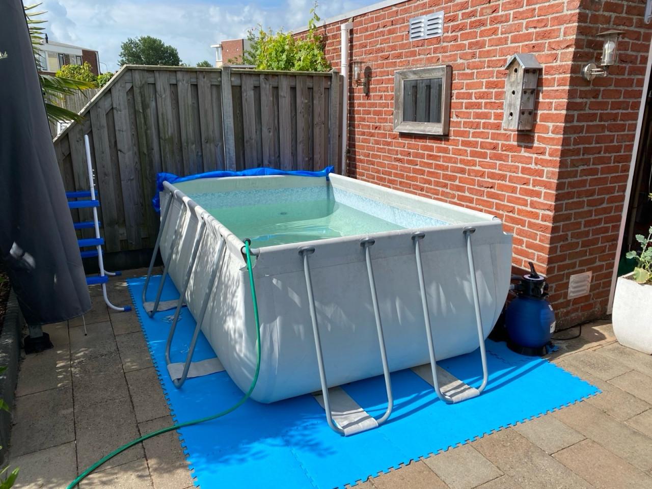 Zwembad 2x3m, 1m diep incl trap, zandfilterpomp, zonnepaneel