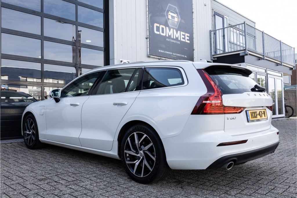 Volvo V60 2.0 t6 recharge awd business pro ✅pano✅acc✅leder