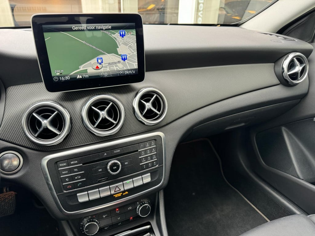 Mercedes-Benz Gla-klasse 180 business solution