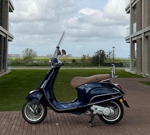 Vespa Primavera - Nieuw gekocht bij Motoport - Beurt gehad!
