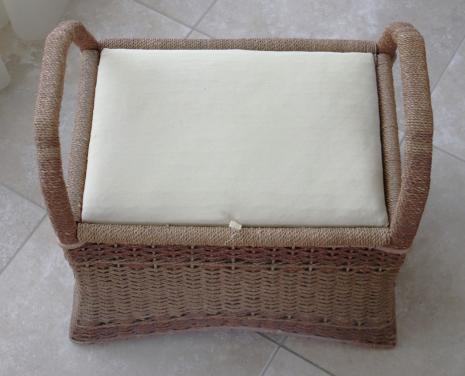 Vintage Opberg mand ,tevens zitplaats