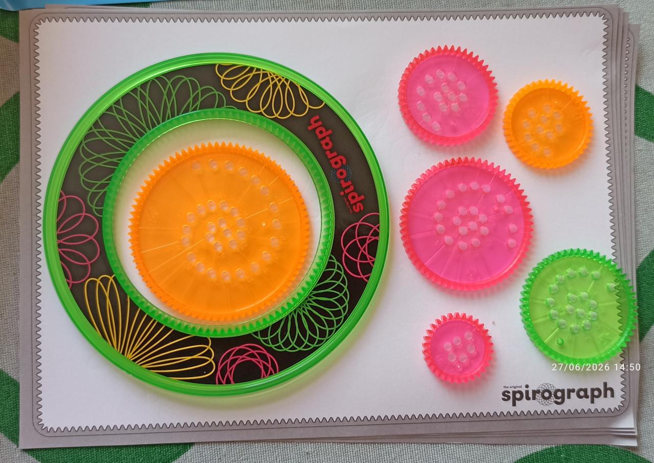 Spirograph - 7 onderdelen - Zo goed als nieuw
