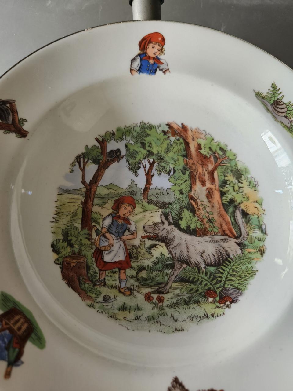 Vintage kinder warmhoudbordje Roodkapje jaren 50 van porselein