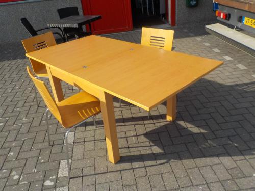 Verlengbare eettafel 90 x 90 / 180 x 90 cm + 3 stoelen