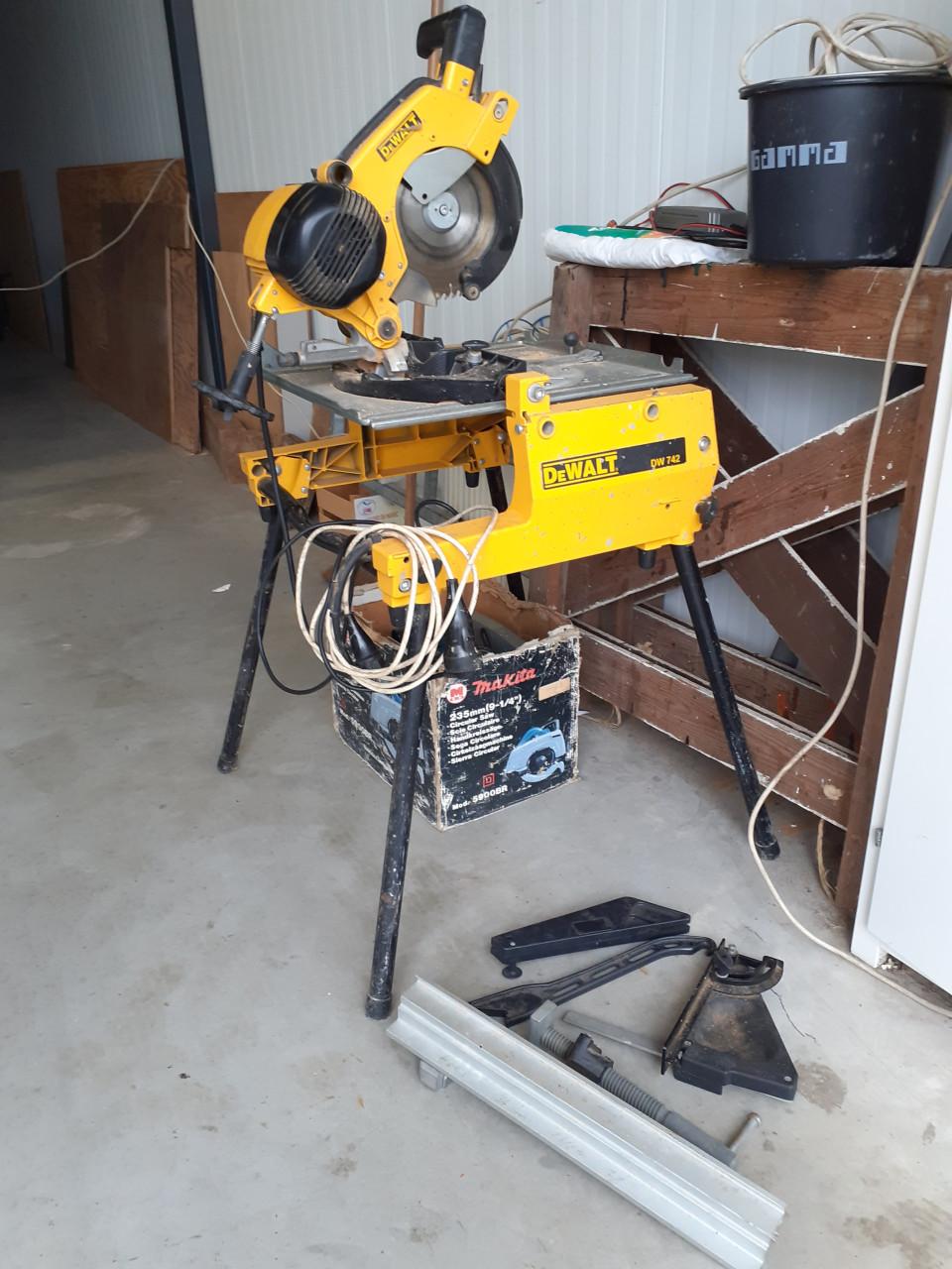 Zaagmachine Dewalt DW 742