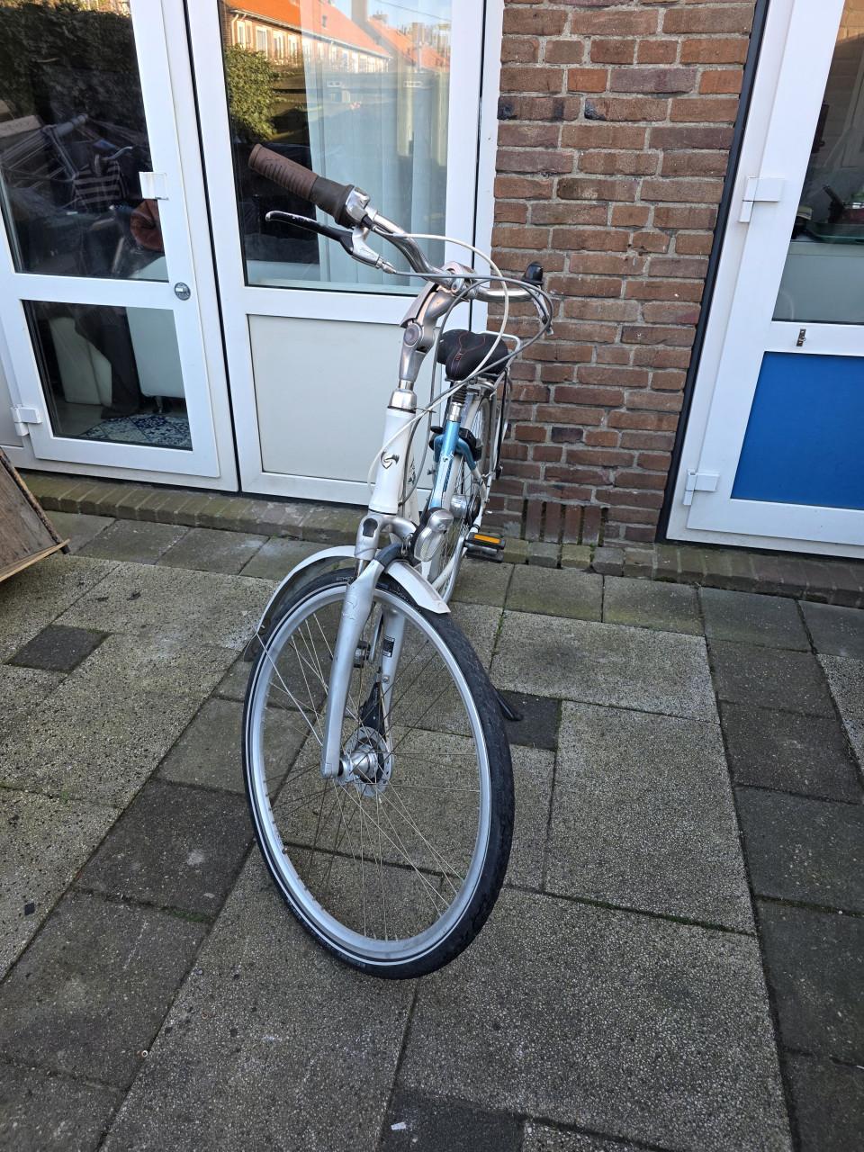 Dames fiets SPARTA met 7 versnellingen-Fr.maat 48cm-28inch-Slot AXA