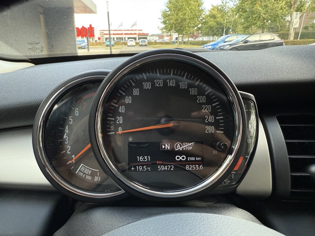 Mini One mini 1.5 first // dealer onderhouden // stoelverwarming //