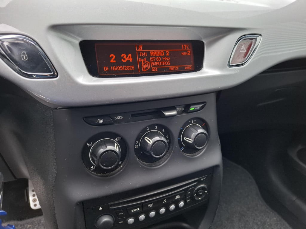 Citroen DS3 1.4 vti 95 chic airco/lmv/trekhaak
