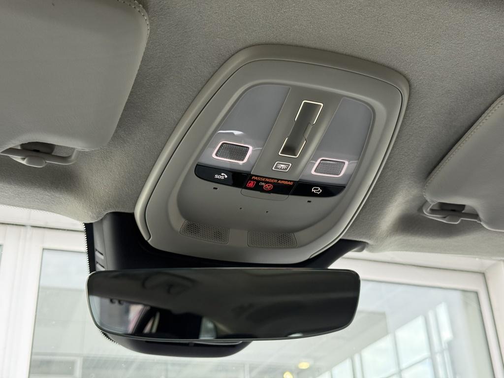 Volvo XC90 t8 455pk recharge ultra dark| full options! luchtvering| massage