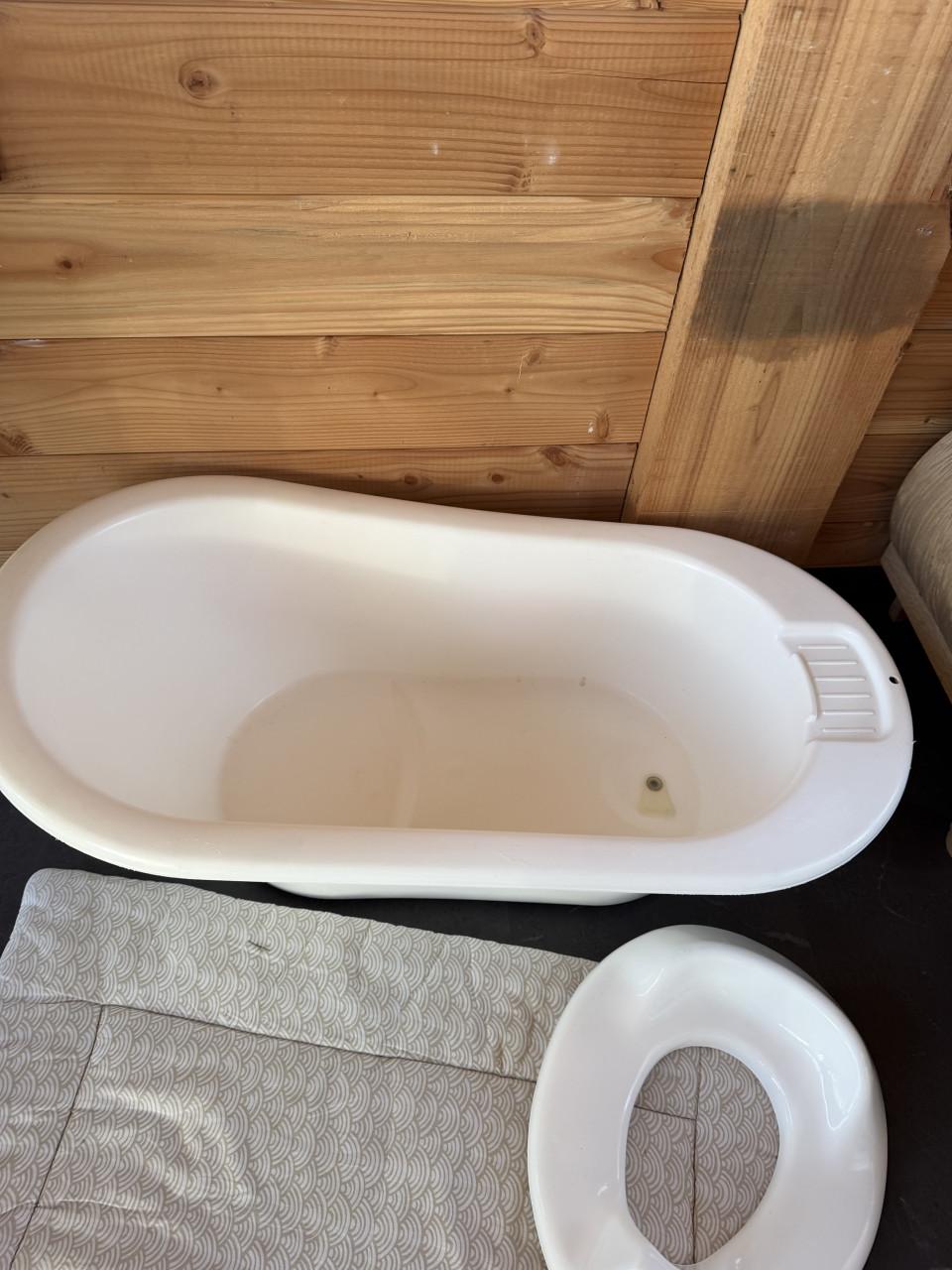 Babyspullen, badje, wc verkleiner, boxkleed, aankleedkussen