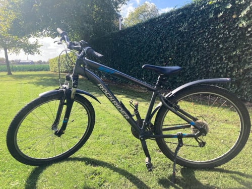 Moutainbike Rockrider ST120 zwart/blauw