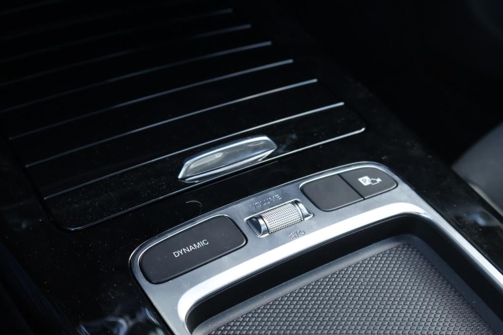 Mercedes-Benz A-Klasse 250 e amg line i panoramadak i camera i distronic i 