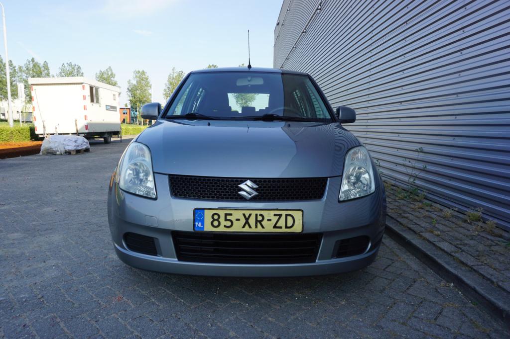 Suzuki Swift 1.3 gls airco / elektr. ramen / lm velgen / nap / apk t/m 07-2
