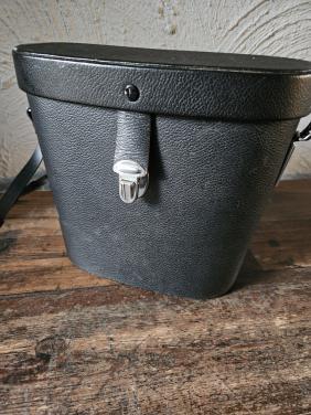 Crest verrekijker 10x50 met draagriem en leren koker