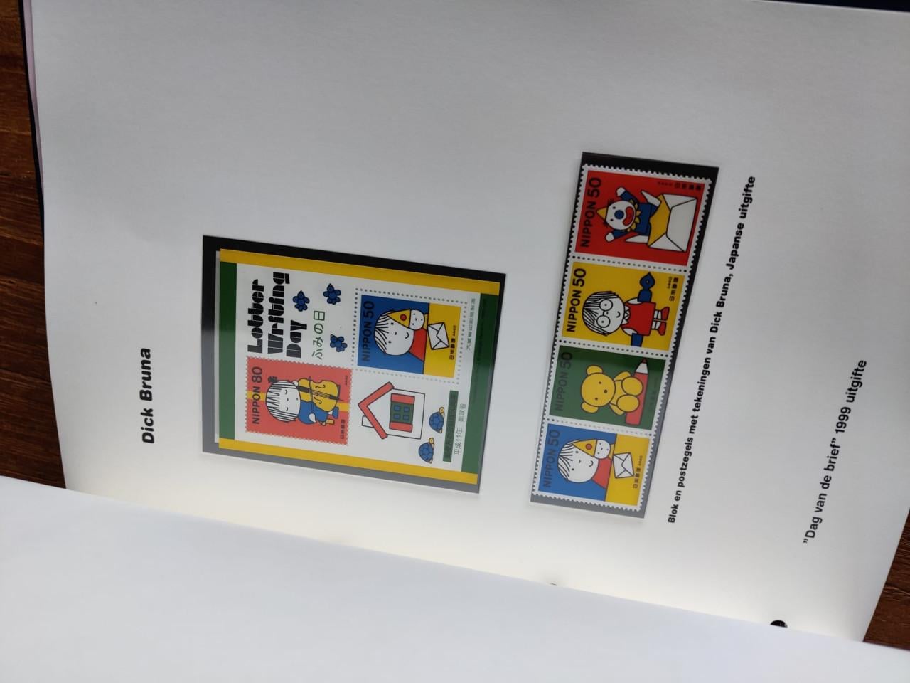 Mooi album vol met speciale blokken en zegels (wereld)