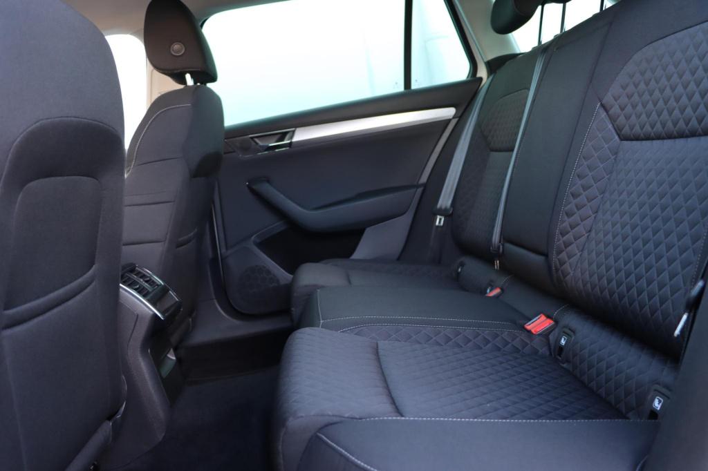 Skoda Superb combi 1.4 tsi iv business edition plus dsg6 218pk