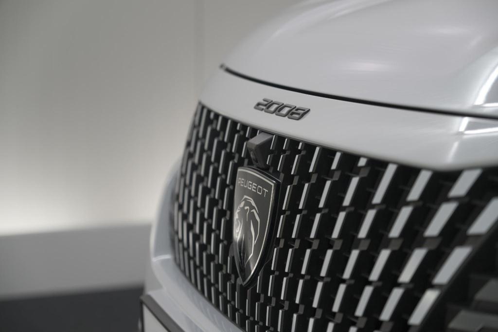 Peugeot 2008 hybrid 145 e-dcs6 allure | 360 camera | adaptieve cruise contr