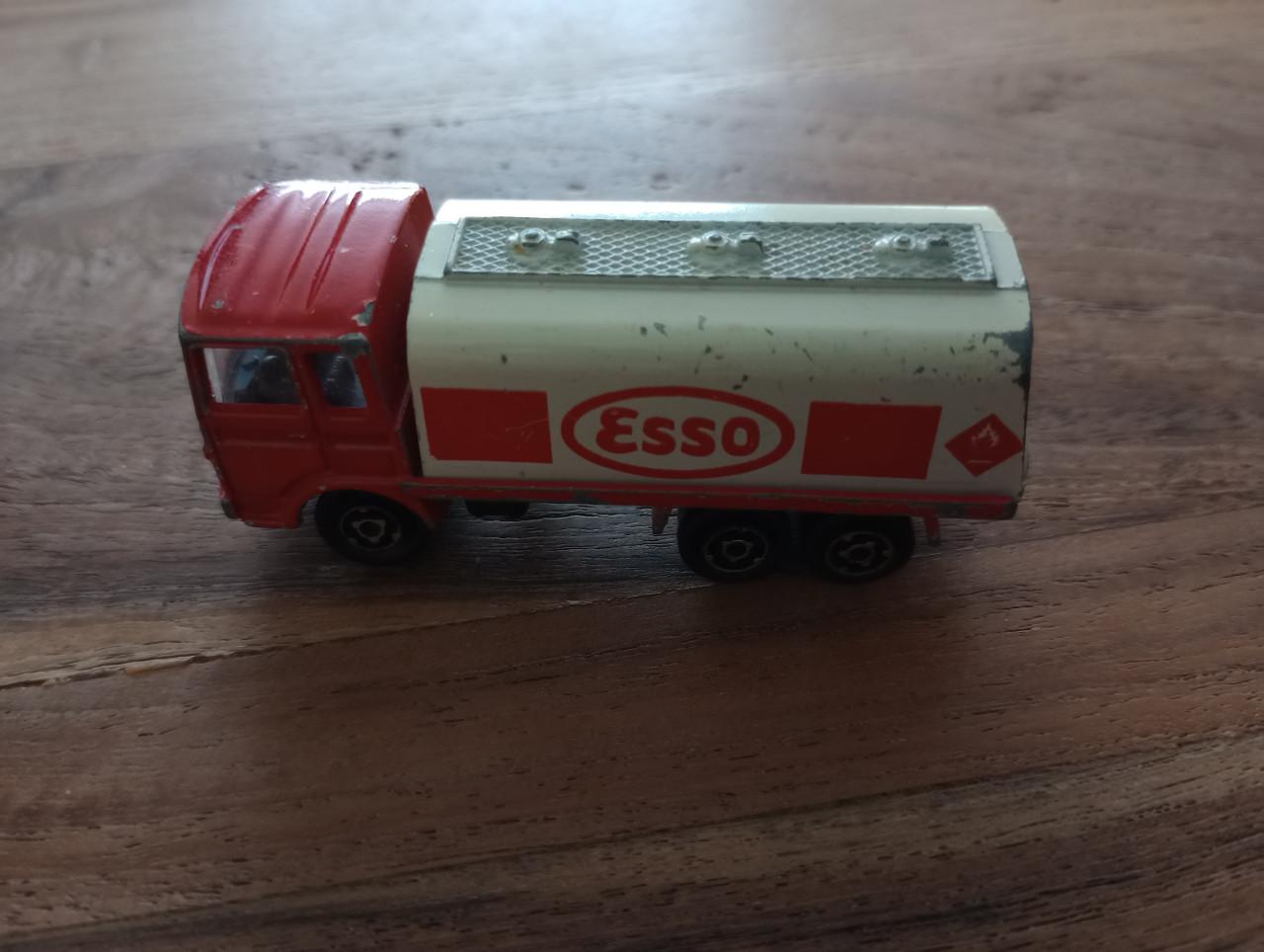 Majorette Saviem Esso Tankwagen 1/100