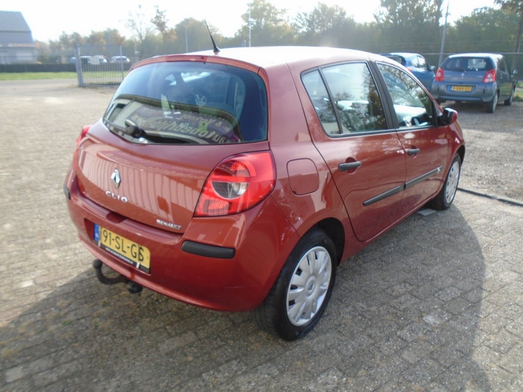 Renault Clio 1.4-16v team spirit