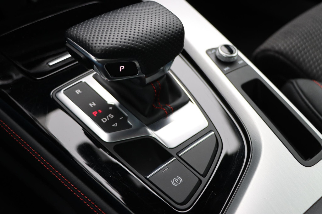 Audi A4 avant 40 tfsi quattro advanced edition s-line 204pk s-tronic