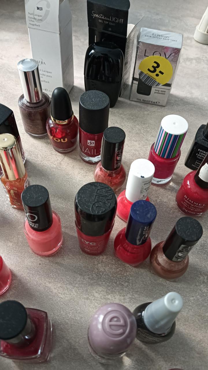 Grote hoeveelheid nieuwe nagellak ook merken