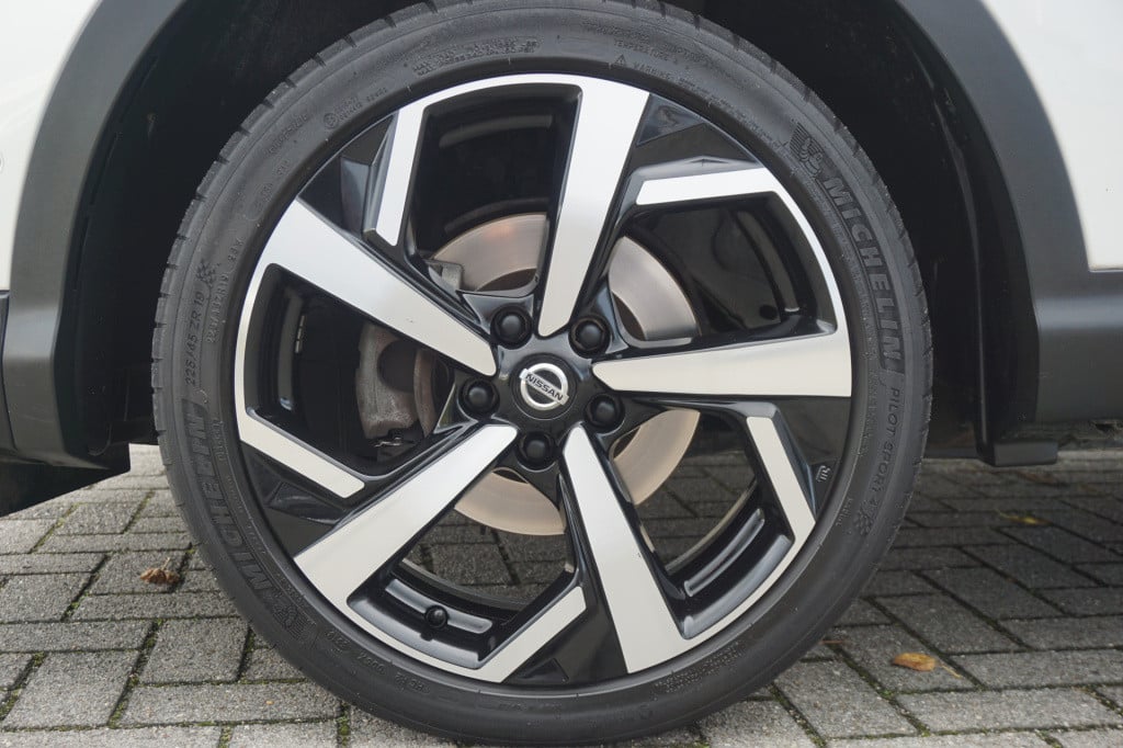 Nissan Qashqai 1.3 dig-t tekna climate / cruise / navi / camera / stoelverw