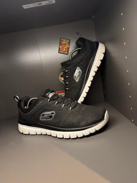 Skecher zwart maat 39