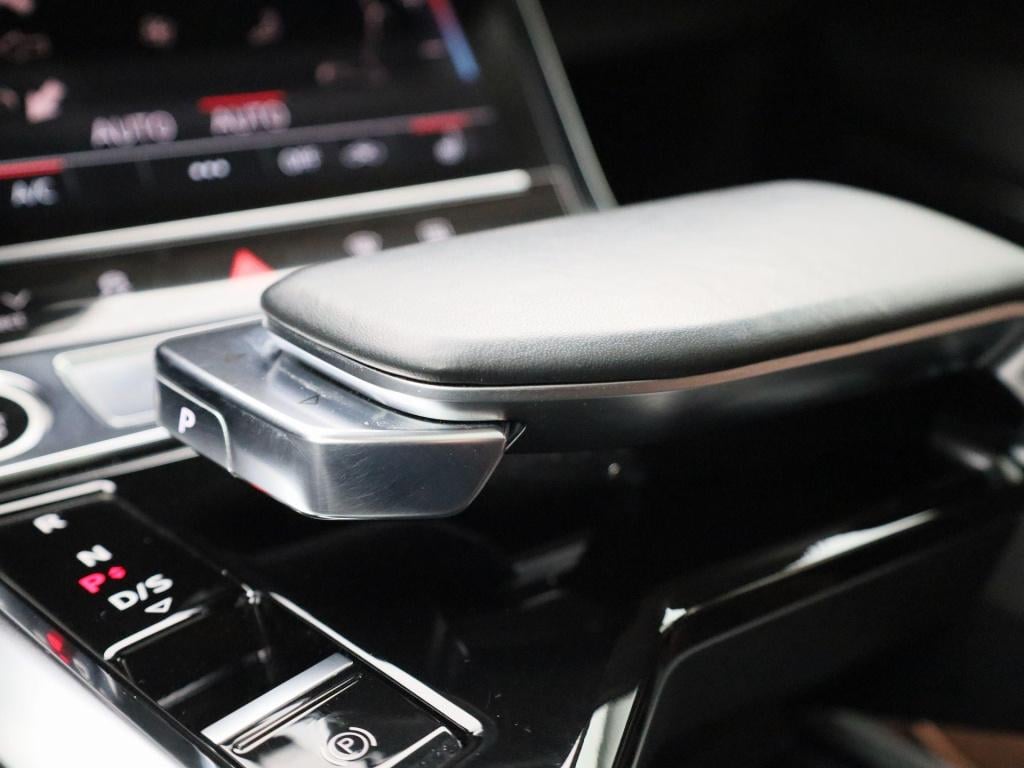 Audi E-tron 55 quattro business edition plus 95 kwh | automaat | leder | ap