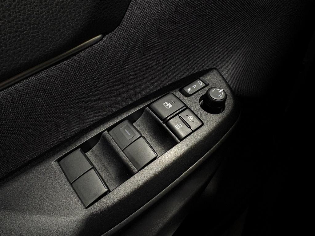 Toyota Yaris Cross 1.5 hybrid 115 first | stoel.ver| comfort pack| camera| 
