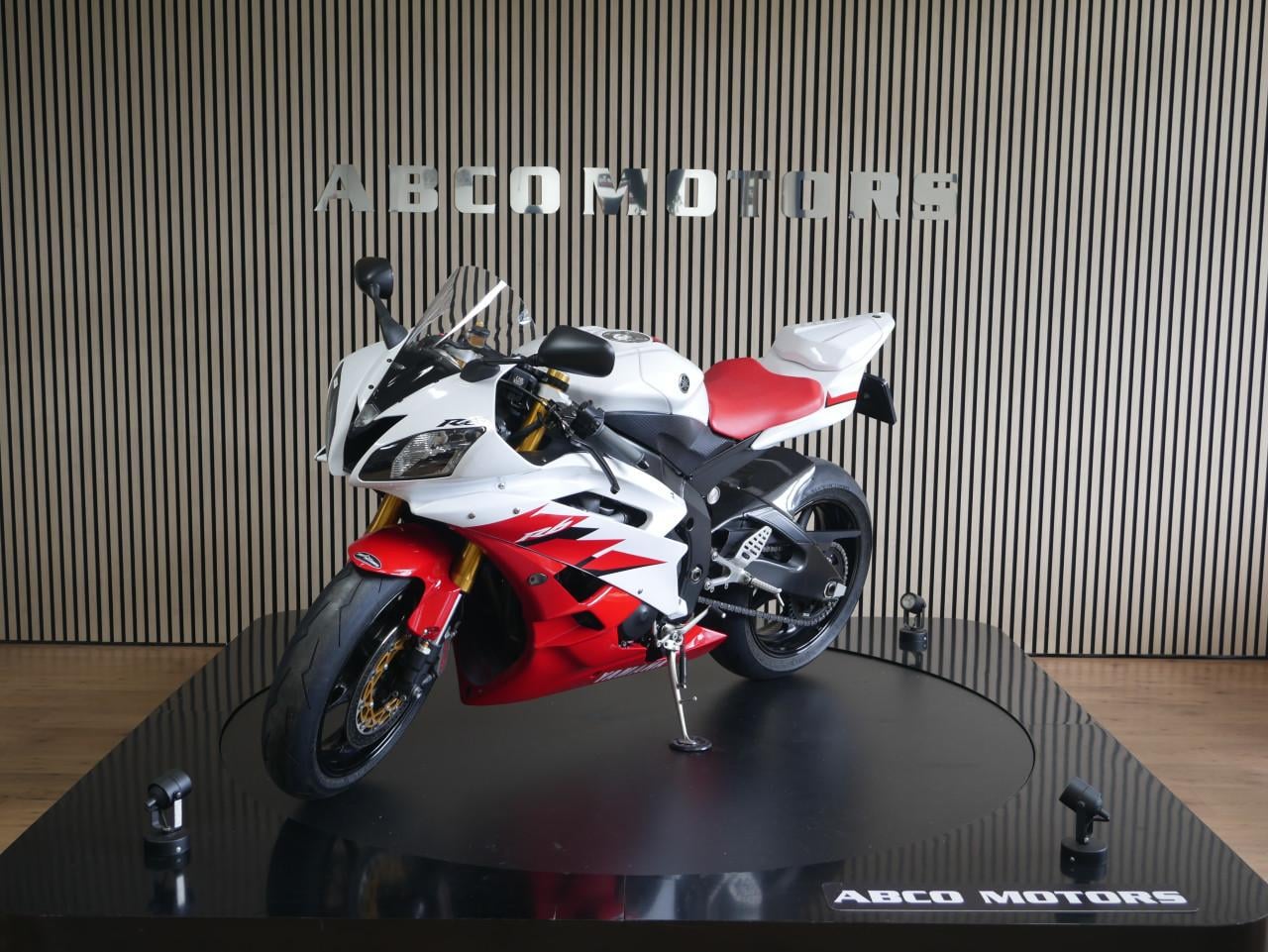 YAMAHA YZF R6