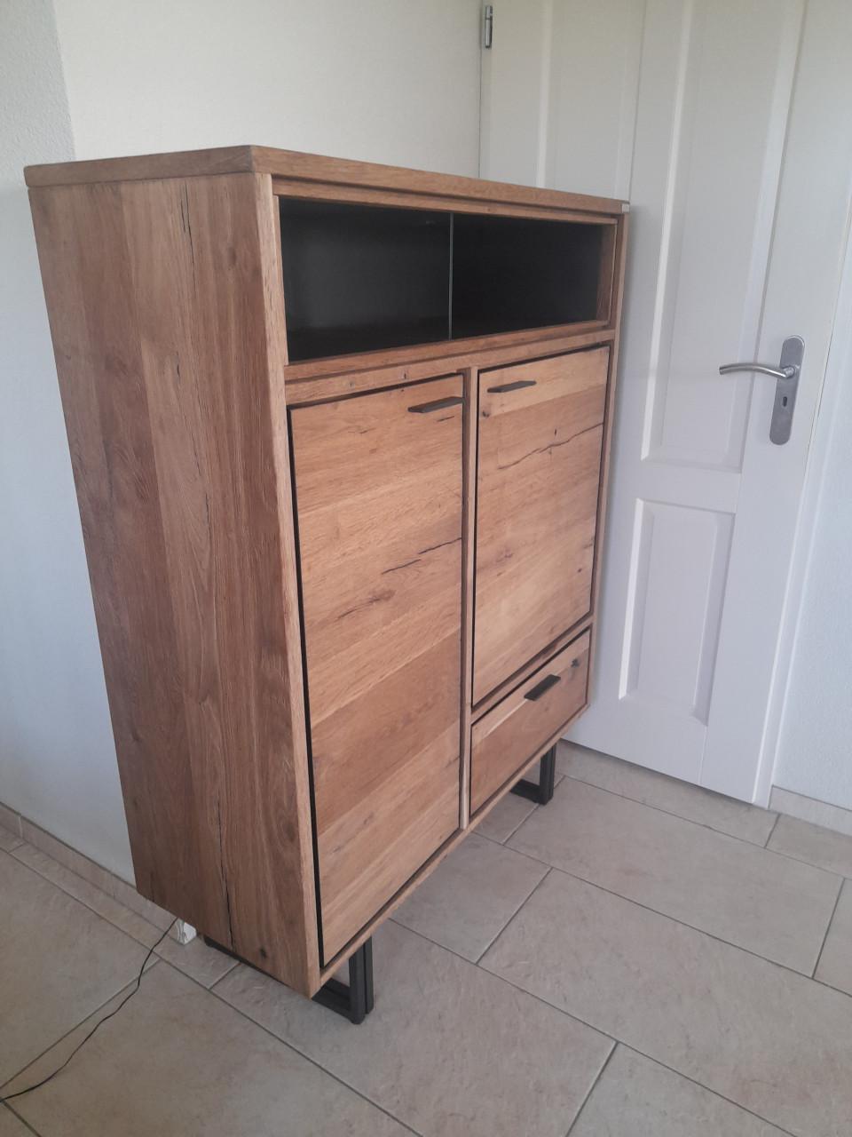 Prachtige XOOON kast 110 x 42 x 145H (in goede nette staat)