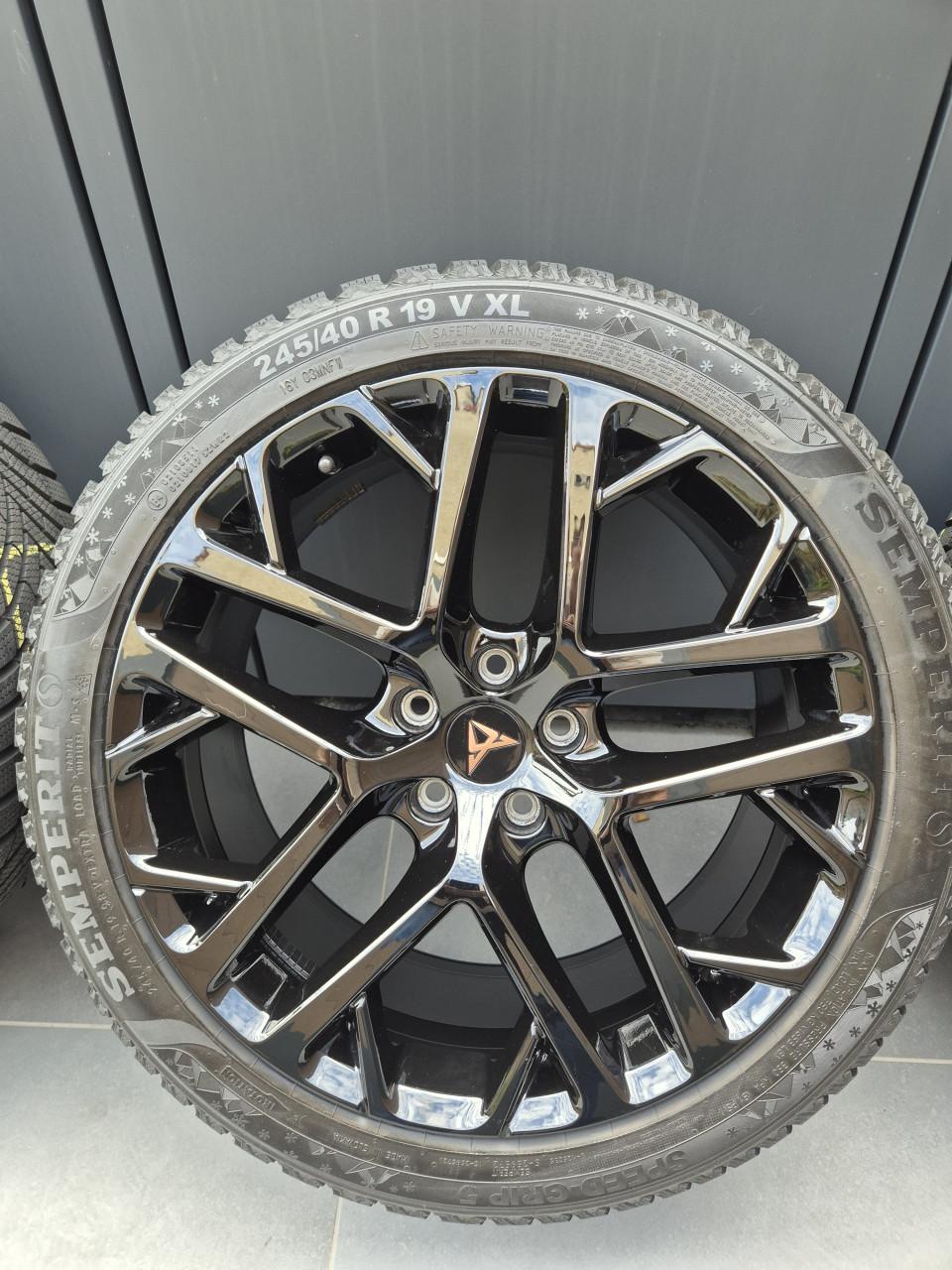 Nieuwe Semperit Speed-Grip 5 winterbanden met 19 inch velgen