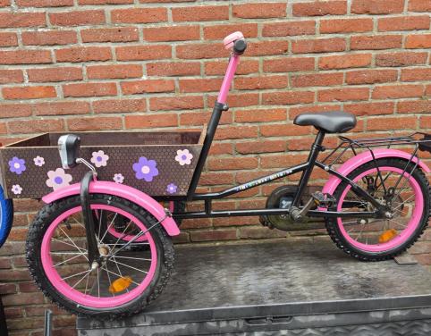 Kinderbakfietsje roze zwart 16 inch bloemetjes