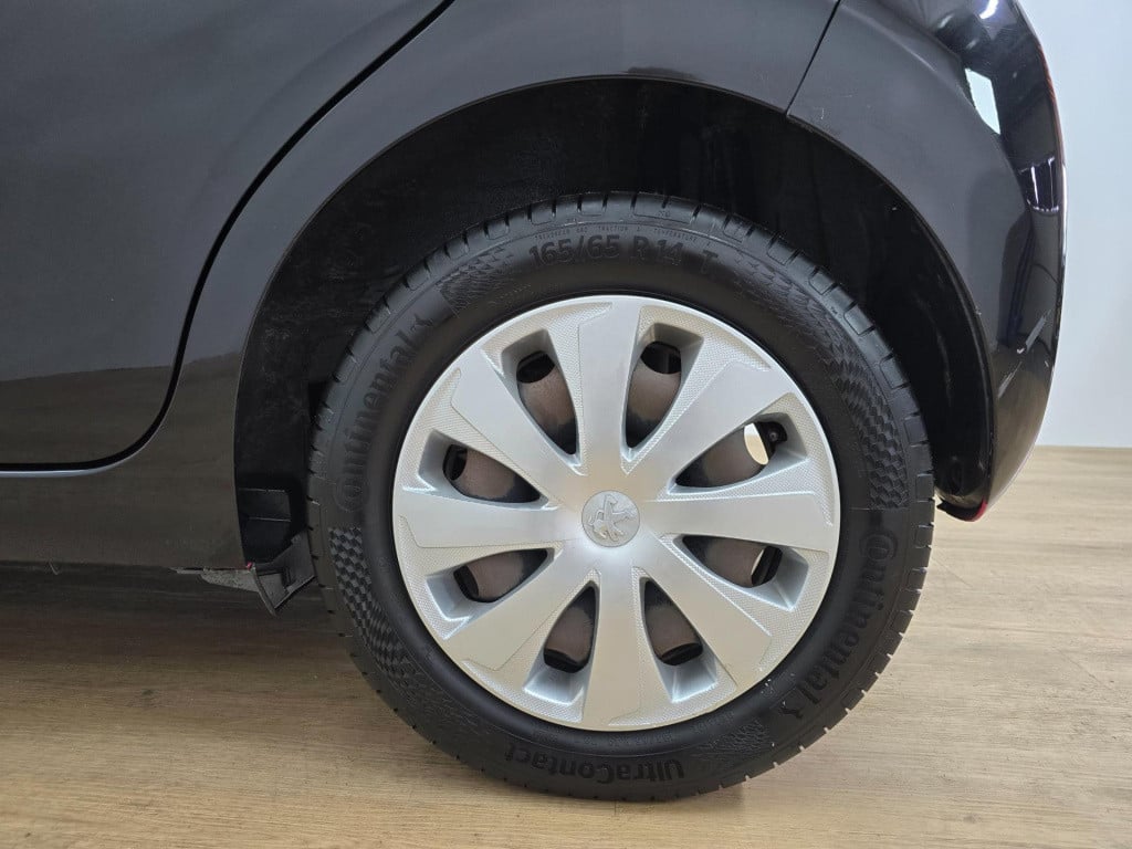 Peugeot 108 occasion in zwart met airco en bluetooth connecten | tweedehand