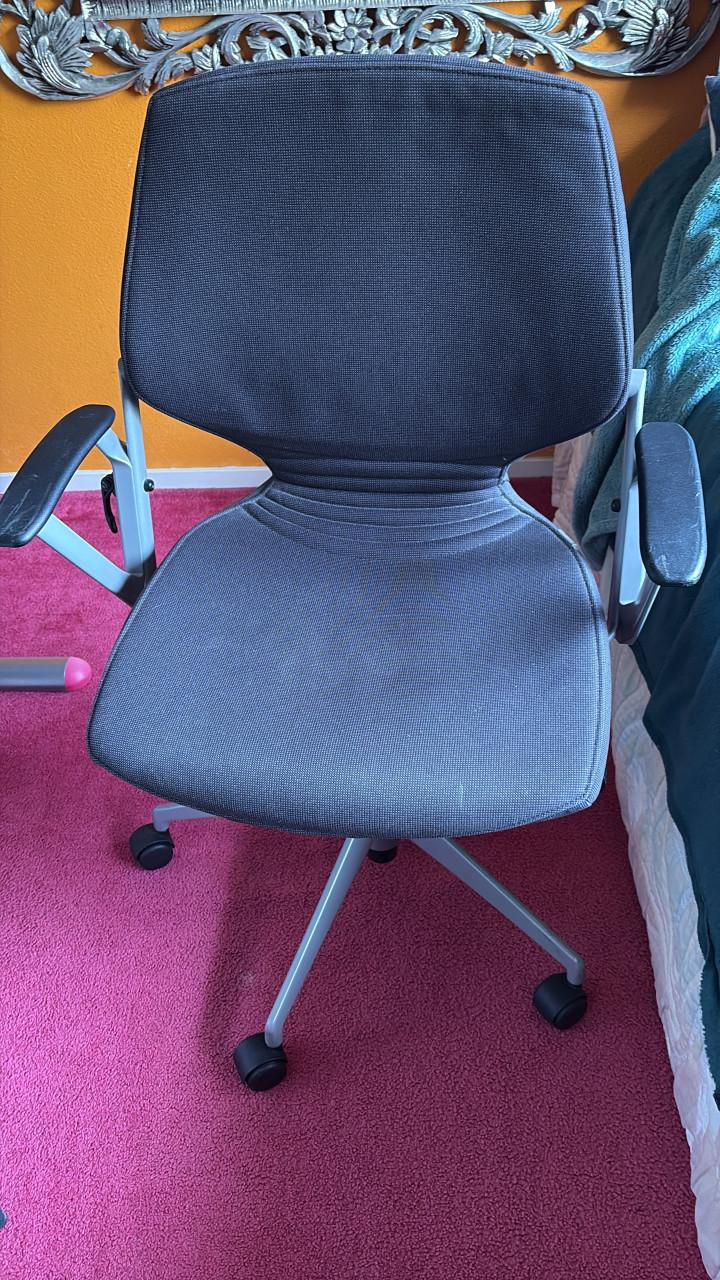 GRATIS bureau en bureaustoel